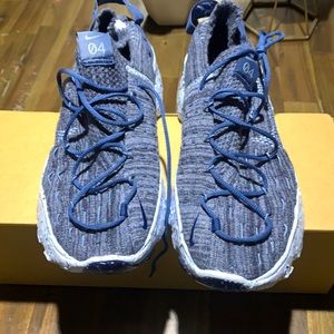 NIKE SPACE HIPPIE 04